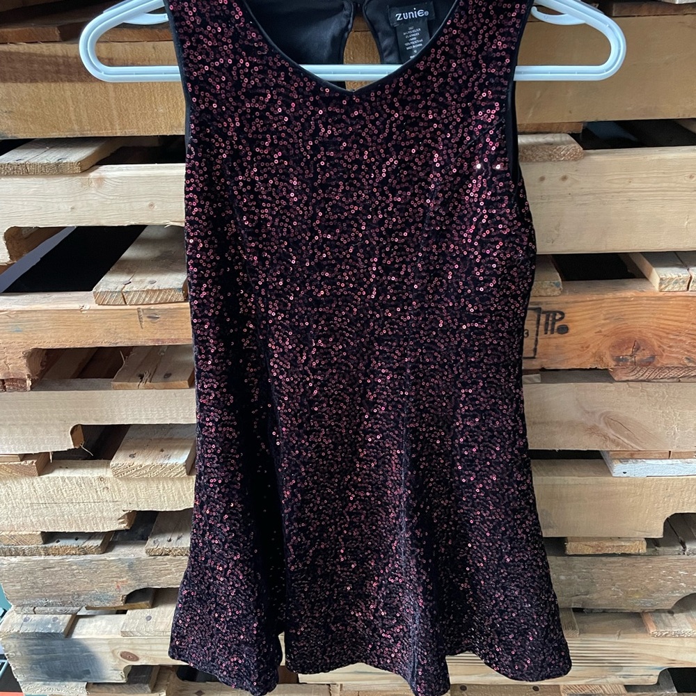 BEAUTUFUL girls formal dress